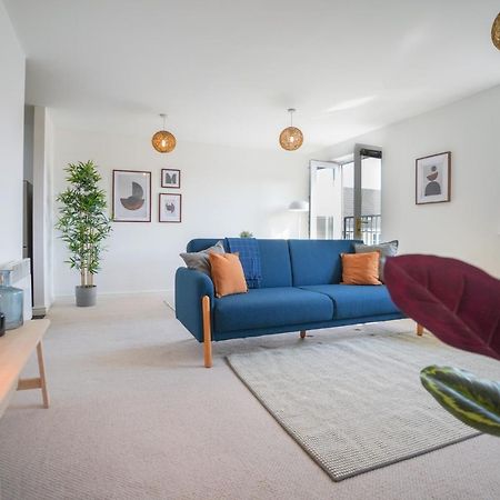 Stylish Apartment With Private Parking Cardiff Eksteriør bilde