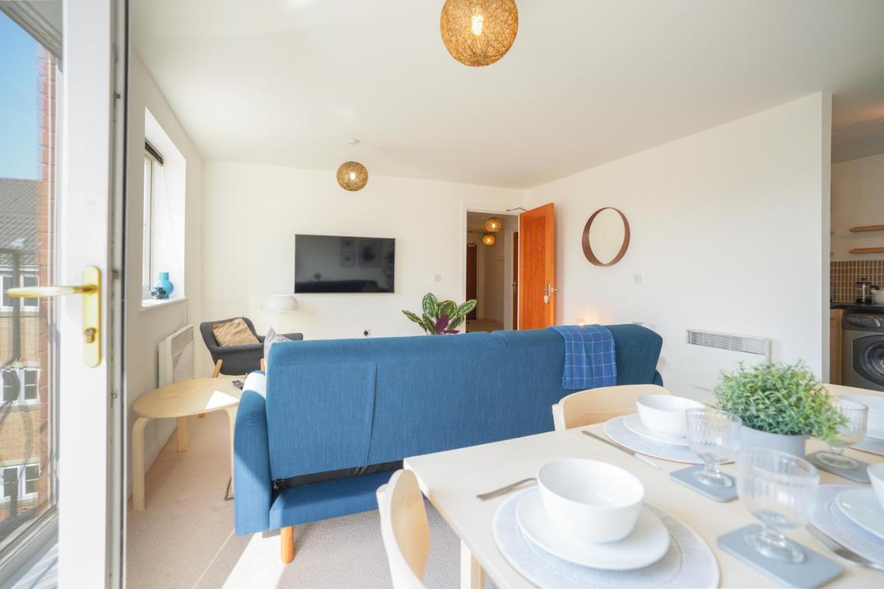 Stylish Apartment With Private Parking Cardiff Eksteriør bilde