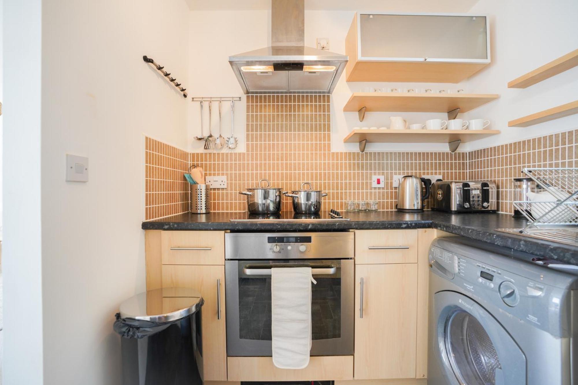 Stylish Apartment With Private Parking Cardiff Eksteriør bilde