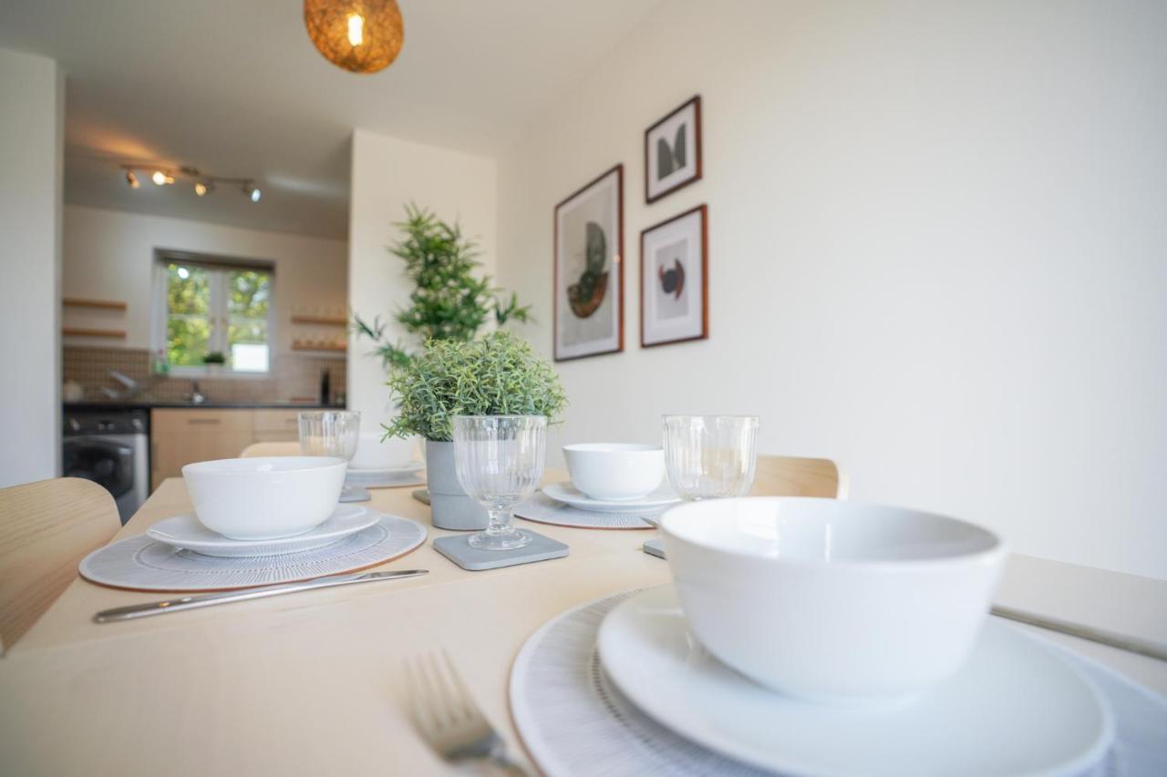 Stylish Apartment With Private Parking Cardiff Eksteriør bilde