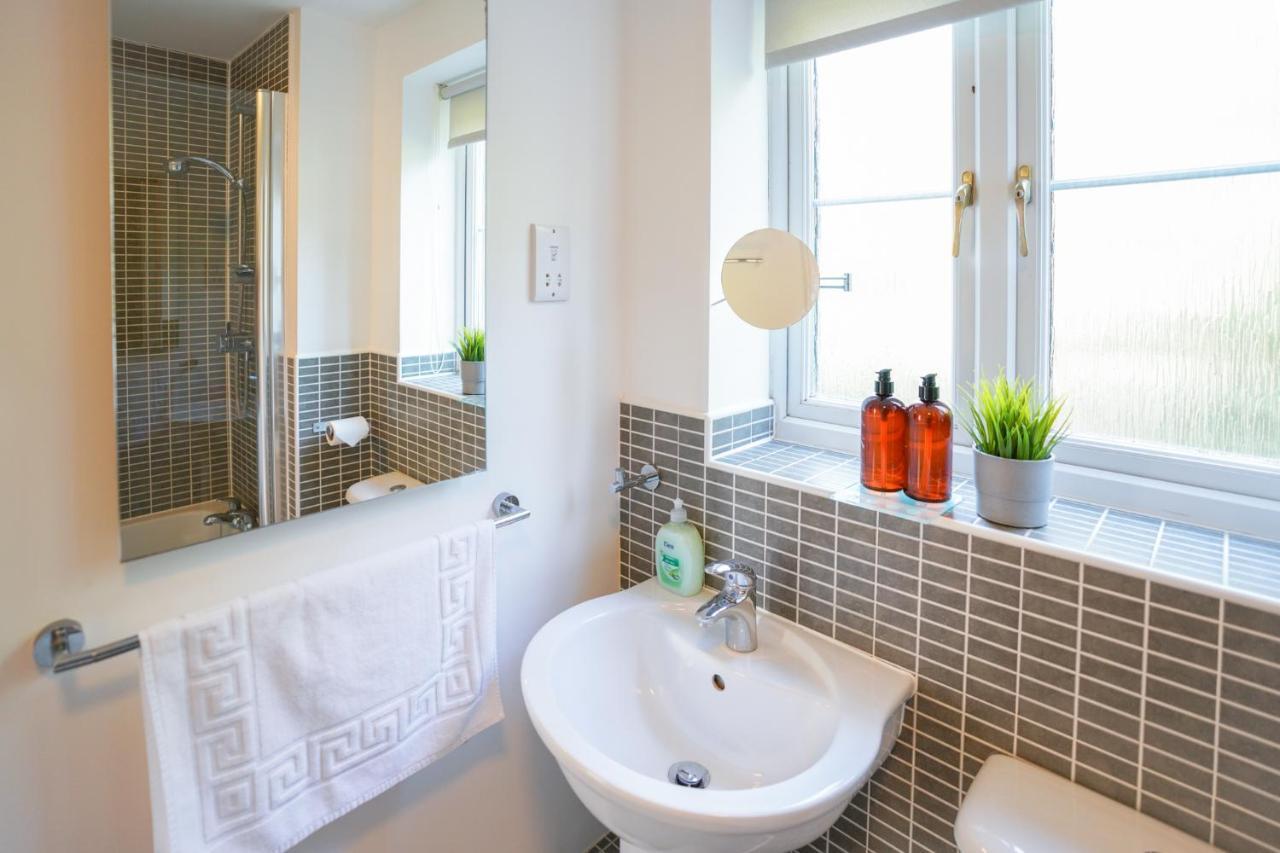 Stylish Apartment With Private Parking Cardiff Eksteriør bilde