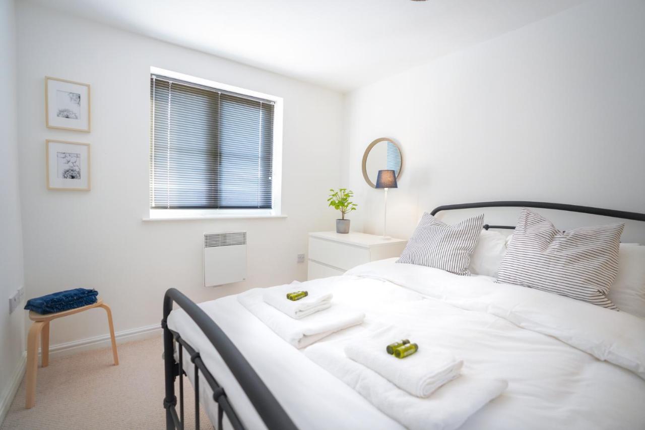 Stylish Apartment With Private Parking Cardiff Eksteriør bilde
