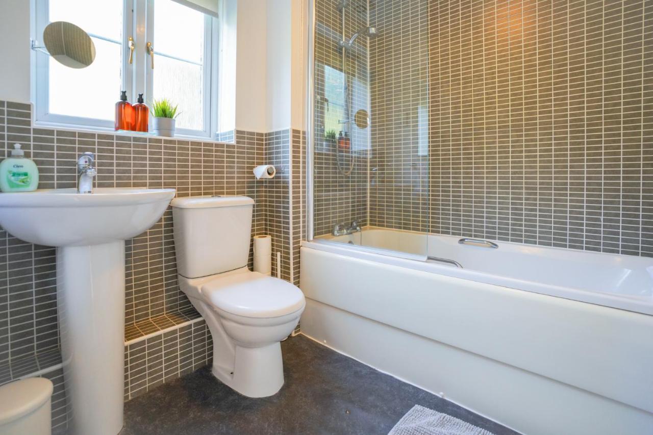 Stylish Apartment With Private Parking Cardiff Eksteriør bilde