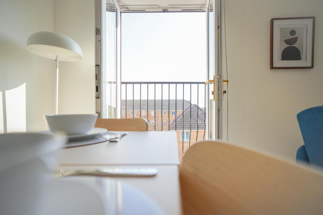 Stylish Apartment With Private Parking Cardiff Eksteriør bilde
