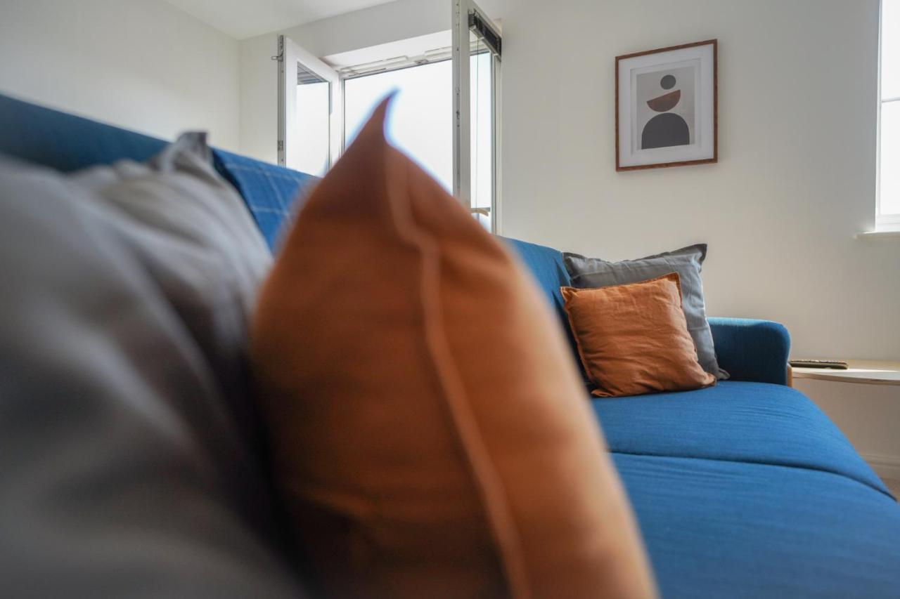 Stylish Apartment With Private Parking Cardiff Eksteriør bilde